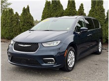 2023 Chrysler Pacifica Touring L Van 4D Thumbnail 3