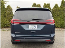 2023 Chrysler Pacifica Touring L Van 4D Thumbnail 6