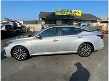2023 Nissan Altima 1 OWNER! Low Miles! 30+ plus MPG AWD Clean CarFax! Thumbnail 3