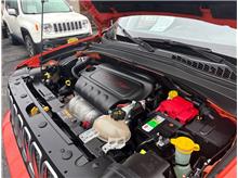 2021 Jeep Renegade low Mile Latitude with Attitude! 4wd OMAHA ORANGE! Thumbnail 11