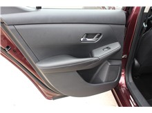 Vehicle Thumb #16
