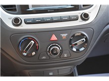 Vehicle Thumb #33