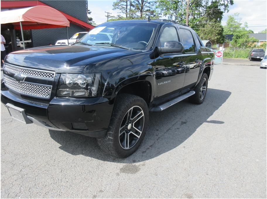 2011 Chevrolet Avalanche from CAR BY U