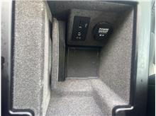 Vehicle Thumb #26