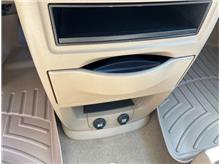 Vehicle Thumb #36