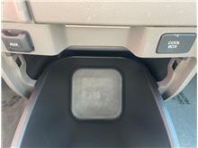 Vehicle Thumb #23