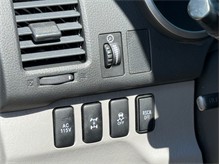 Vehicle Thumb #23