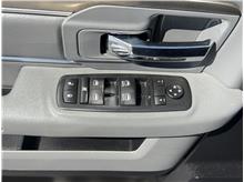 Vehicle Thumb #11