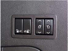 Vehicle Thumb #19