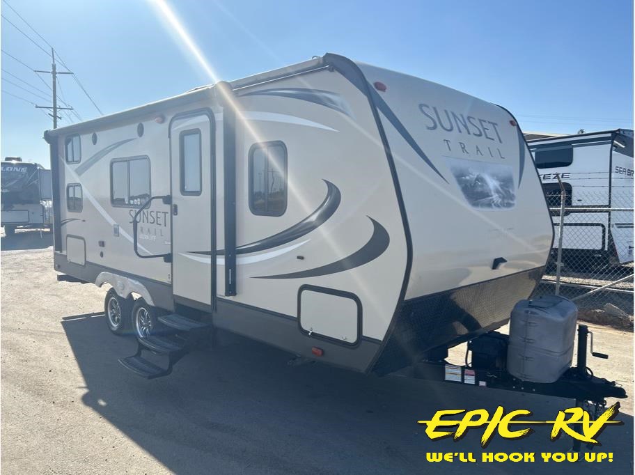 2016 Crossroads Sunset trail 221BH from Epic RV 