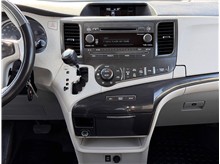 Vehicle Thumb #20