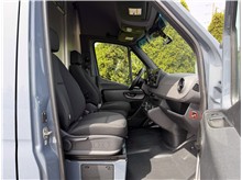 Vehicle Thumb #15