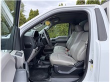 Vehicle Thumb #16