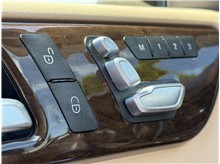 Vehicle Thumb #19