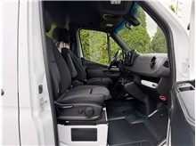 Vehicle Thumb #15