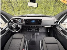 Vehicle Thumb #16