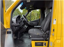 Vehicle Thumb #15