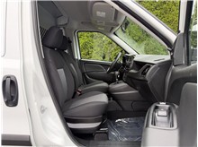 Vehicle Thumb #16