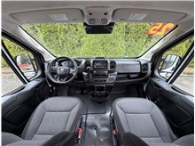 Vehicle Thumb #16