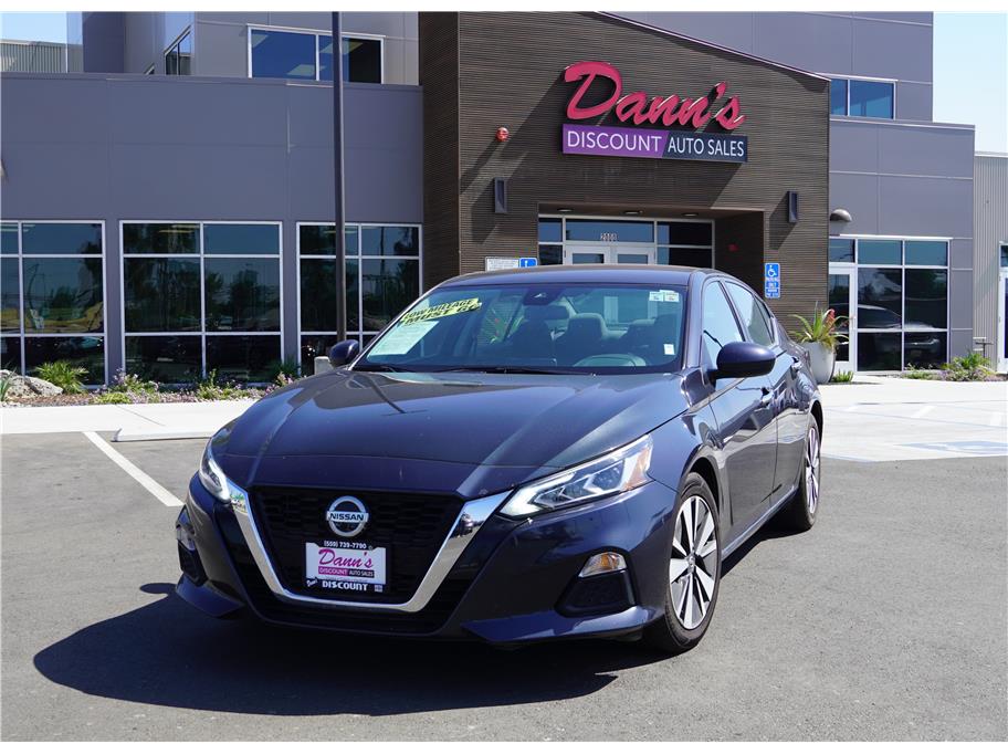 2022 Nissan Altima from Dann's Discount Auto Sales