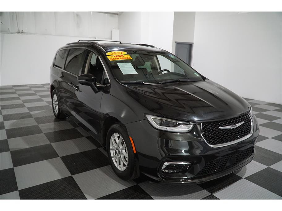 2021 Chrysler Pacifica from Auto Resources 1799 Yosemite Pkwy