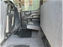 Vehicle Thumb #16