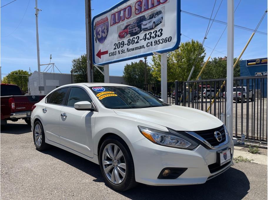 2016 Nissan Altima from 33 Auto Sales