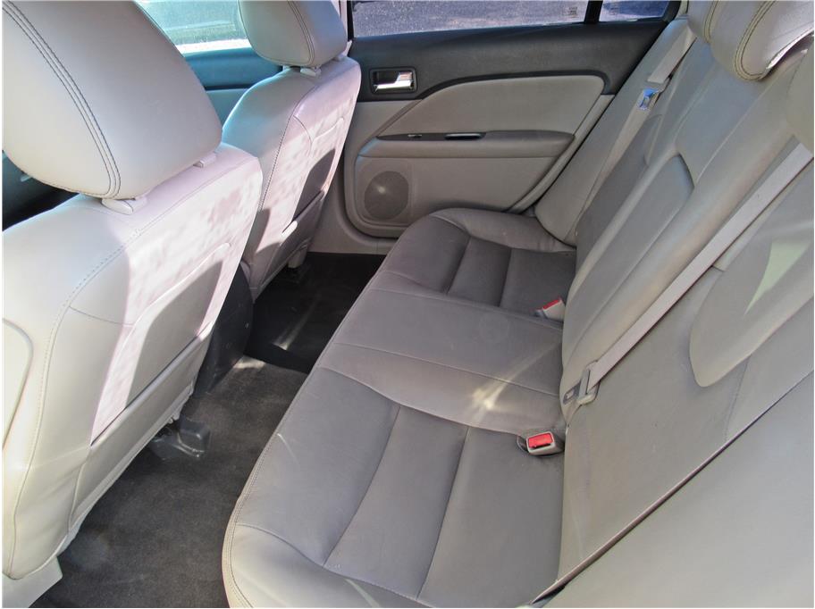 2010 Ford Fusion photo 8