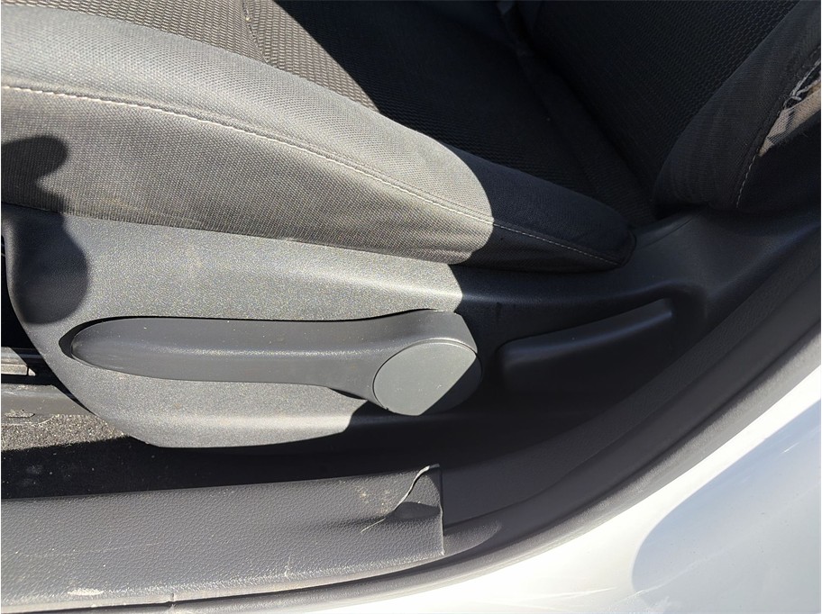2016 Nissan Sentra S Sedan 4D - photo 14