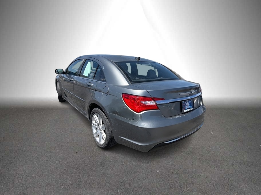 2013 Chrysler 200 Touring Sedan 4D - photo 6