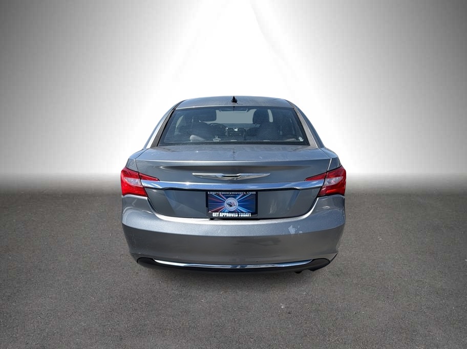 2013 Chrysler 200 Touring Sedan 4D - photo 7