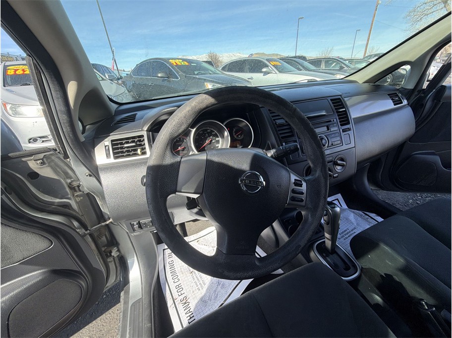 2010 Nissan Versa S - Photo 11