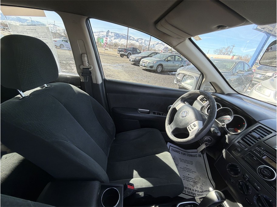 2010 Nissan Versa S Hatchback 4D - photo 13