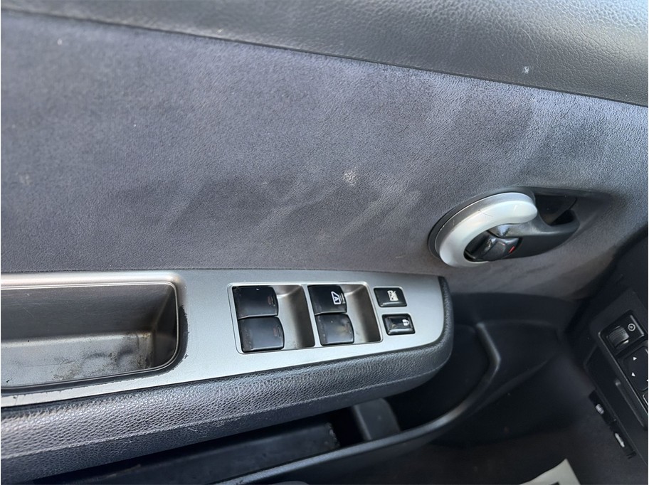 2010 Nissan Versa S Hatchback 4D - photo 15