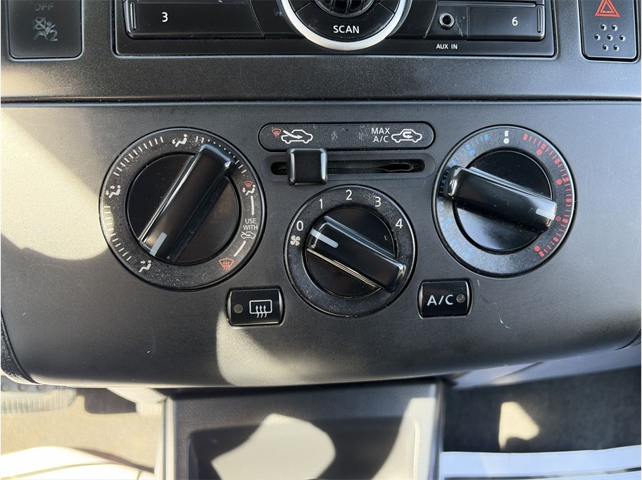 2010 Nissan Versa S Hatchback 4D - photo 16