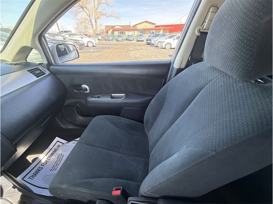2010 Nissan Versa S Hatchback 4D - photo 20
