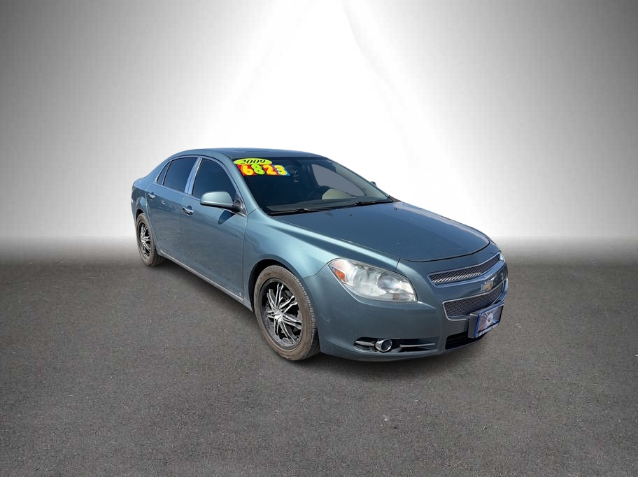 2009 Chevrolet Malibu LTZ Sedan 4D - photo 2