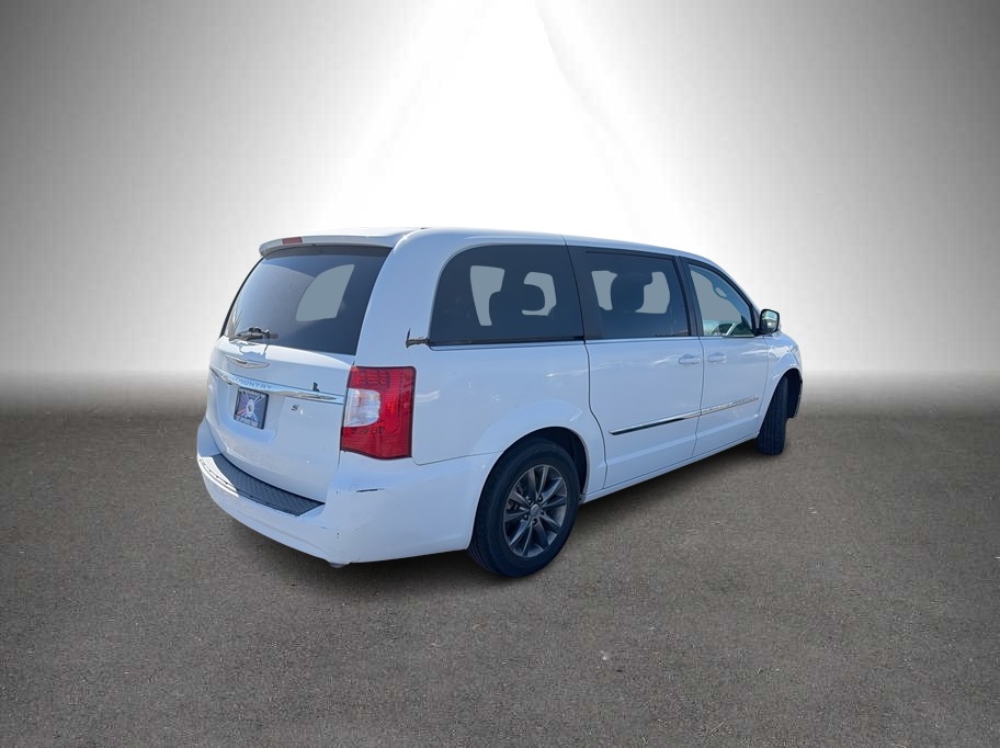 2015 Chrysler Town & Country photo 8