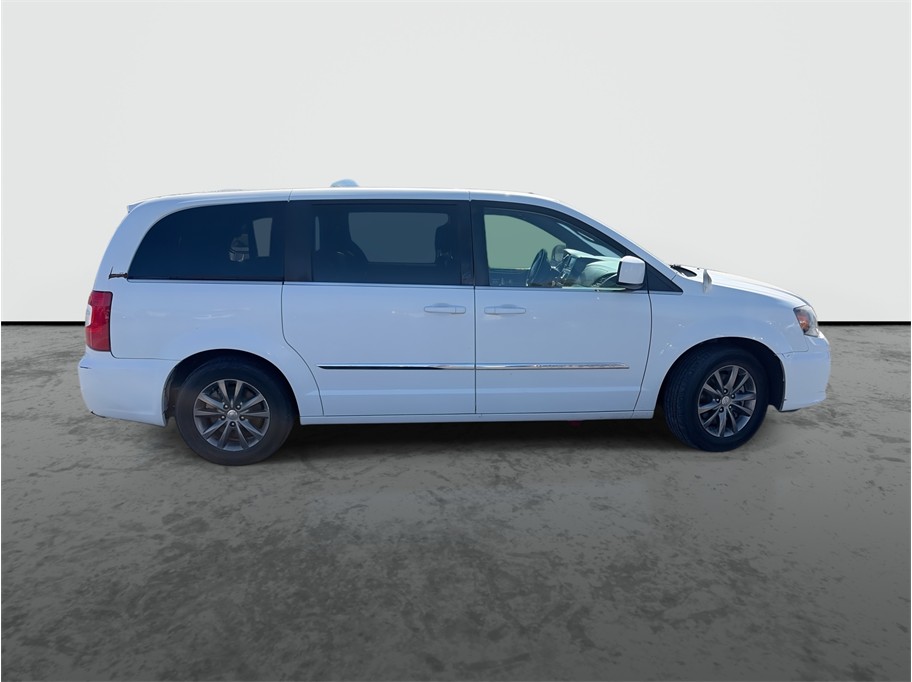 2015 Chrysler Town & Country photo 9