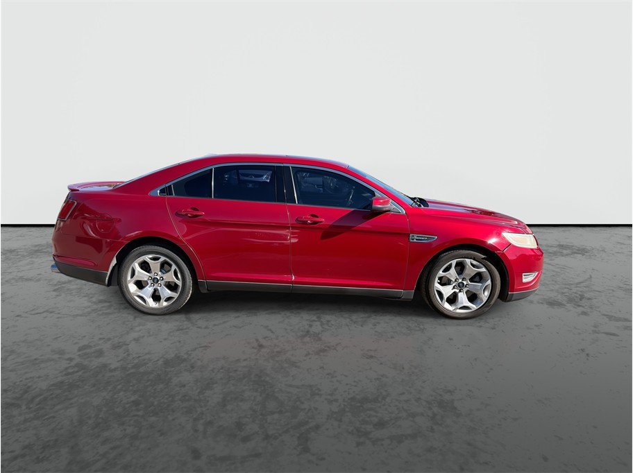 2010 Ford Taurus photo 9