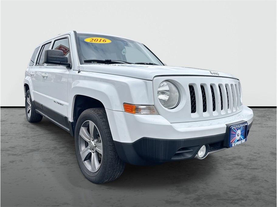 2016 Jeep Patriot Latitude's photo