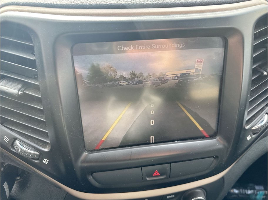 2016 Jeep Cherokee Latitude Sport Utility 4D - photo 21