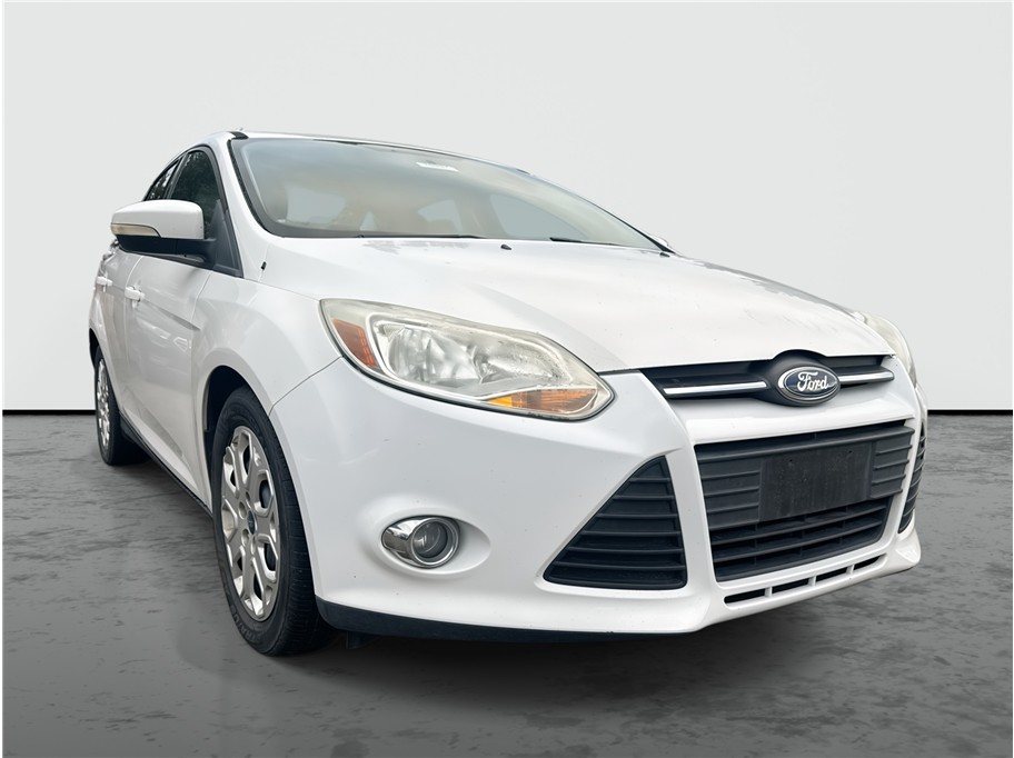 2012 Ford Focus SE's photo