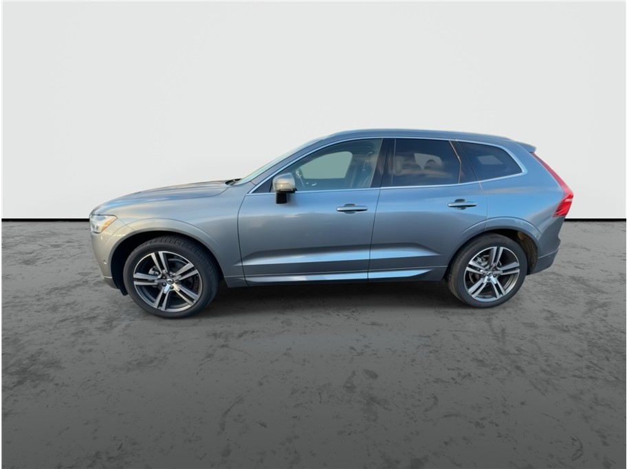 2018 Volvo XC60 T5 Momentum photo 3