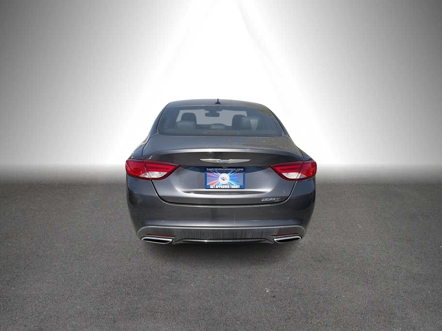 2015 Chrysler 200 photo 7