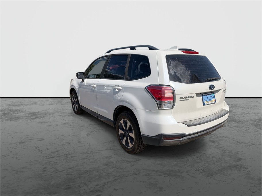 2017 Subaru Forester photo 6