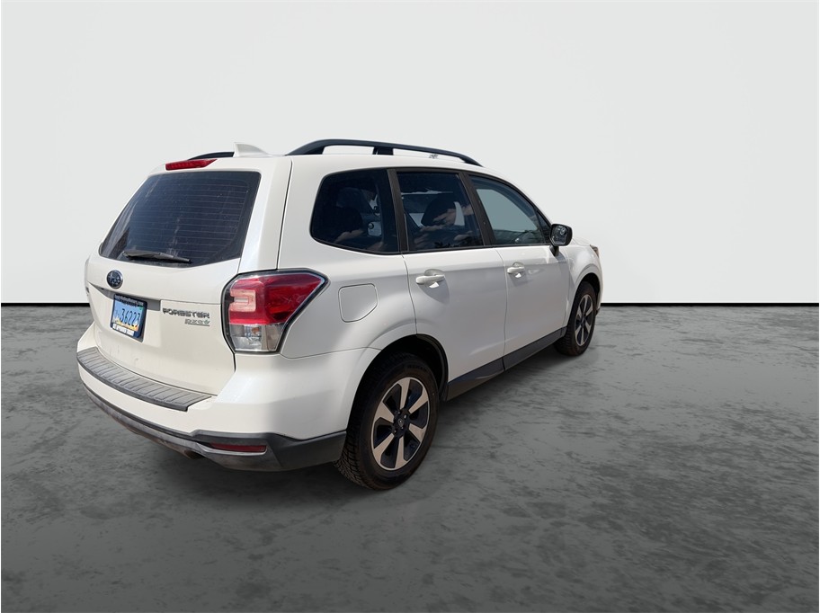 2017 Subaru Forester photo 8
