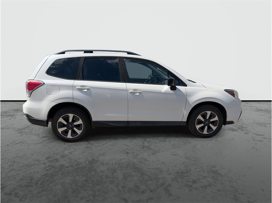 2017 Subaru Forester photo 9