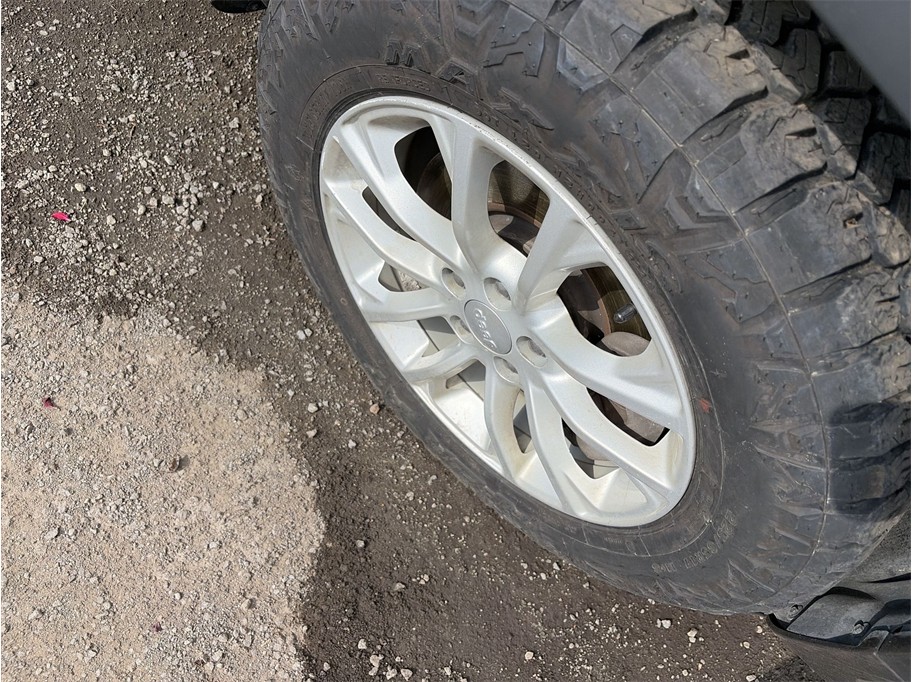 2020 Jeep Cherokee photo 10
