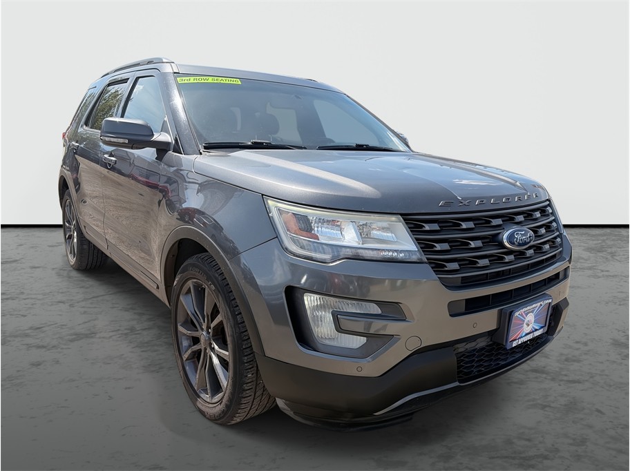 2017 Ford Explorer XLT 4WD's photo